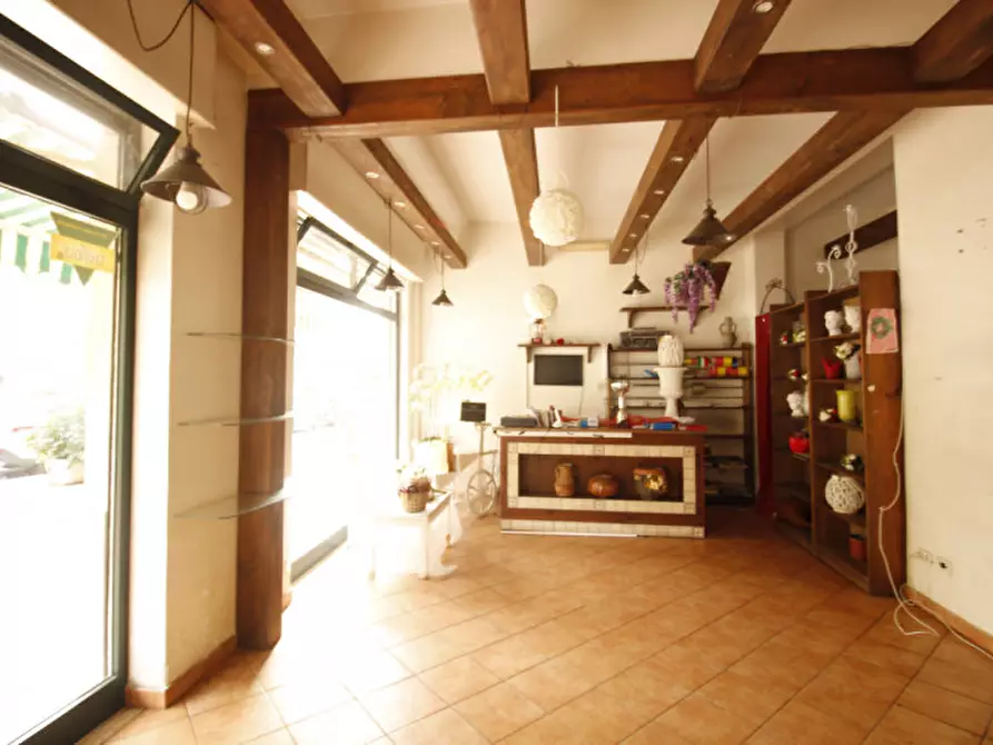 Immagine 15 di Negozio in affitto  in Viale Strasburgo 472 a Palermo