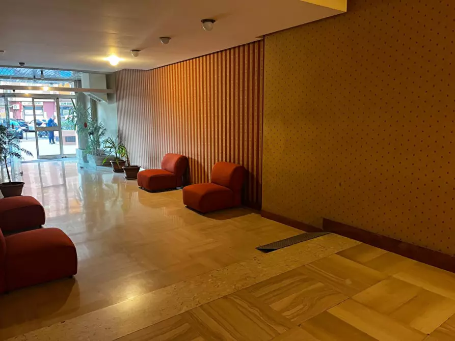 Immagine 2 di Appartamento in vendita  in Via Serradifalco a Palermo