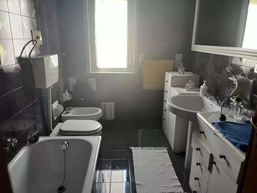 Immagine 9 di Appartamento in vendita  in Via Serradifalco a Palermo