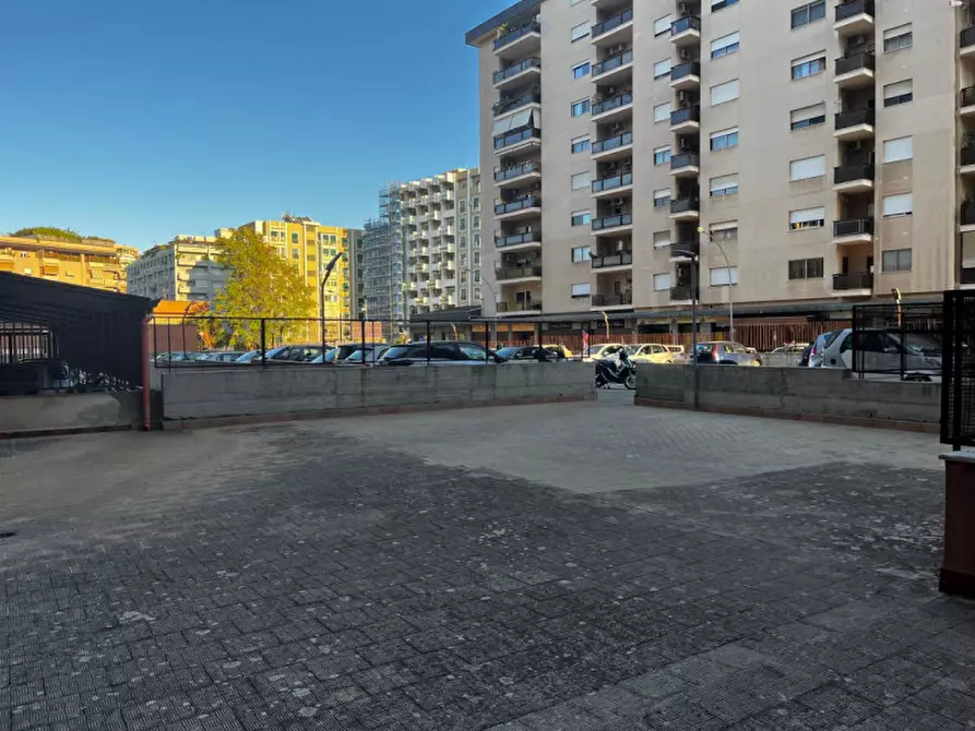 Immagine 12 di Appartamento in vendita  in Via Serradifalco a Palermo