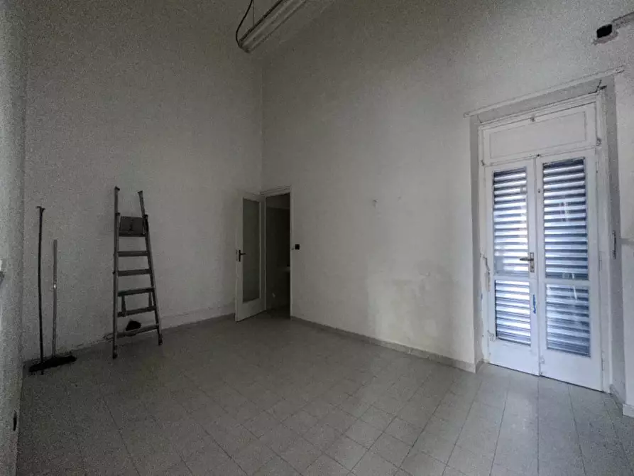 Immagine 6 di Negozio in affitto  in Corso Cosenza 24 a Torino