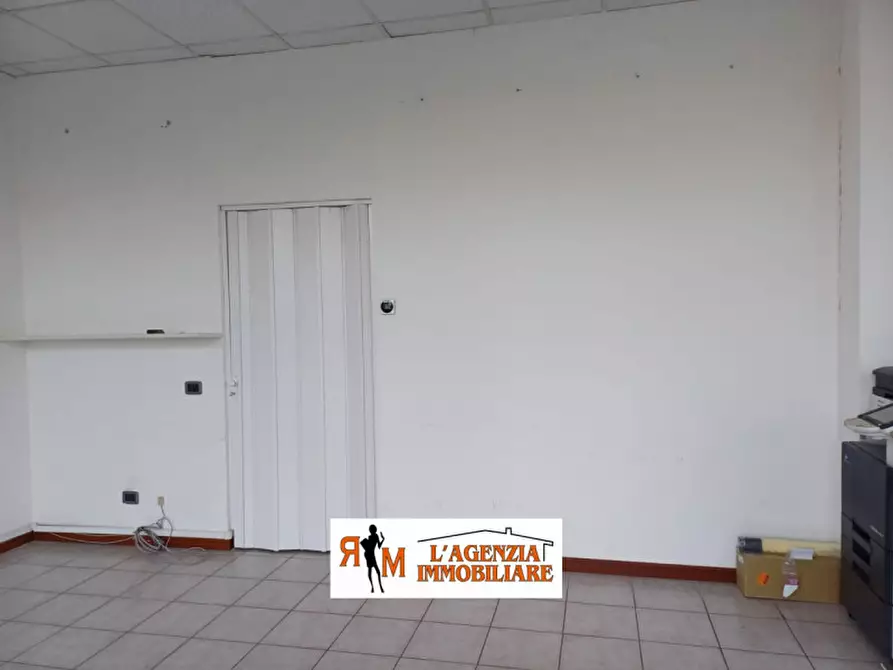 Immagine 3 di Negozio in vendita  in Via dell'Argine a Terni