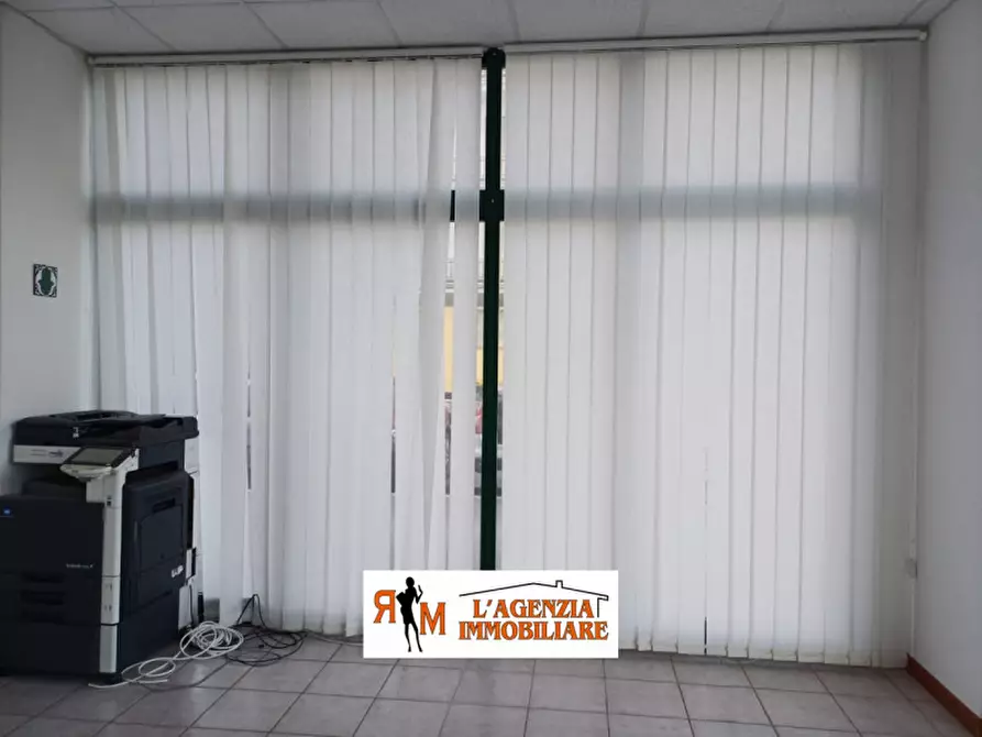 Immagine 4 di Negozio in vendita  in Via dell'Argine a Terni