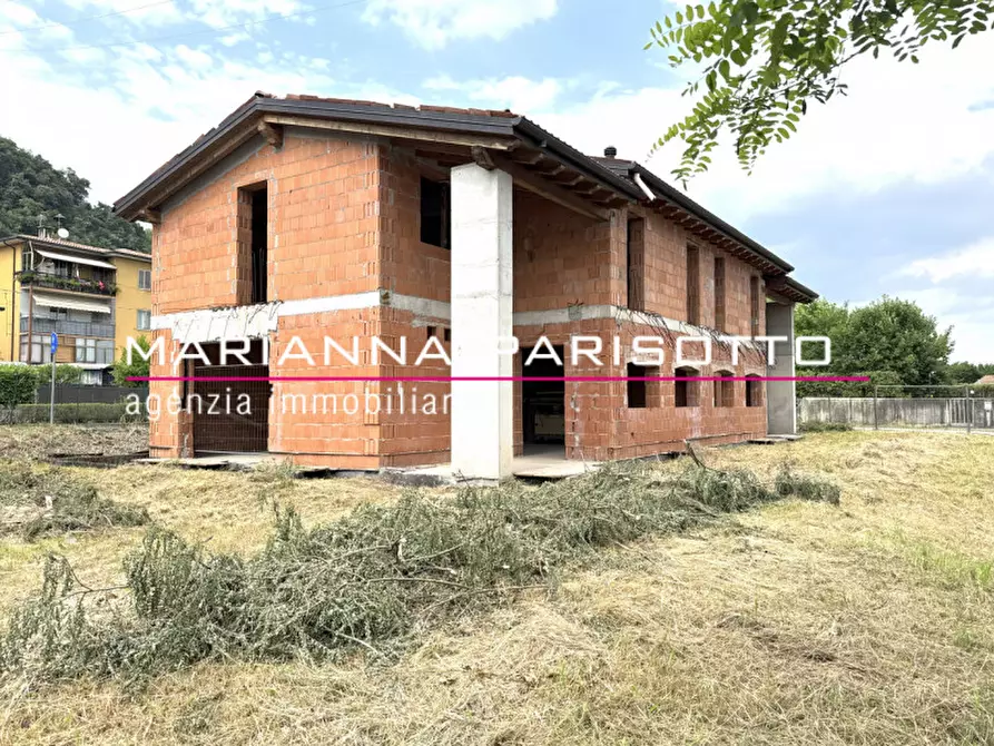 Immagine 3 di Casa bifamiliare in vendita  in Viale Asiago a Bassano Del Grappa