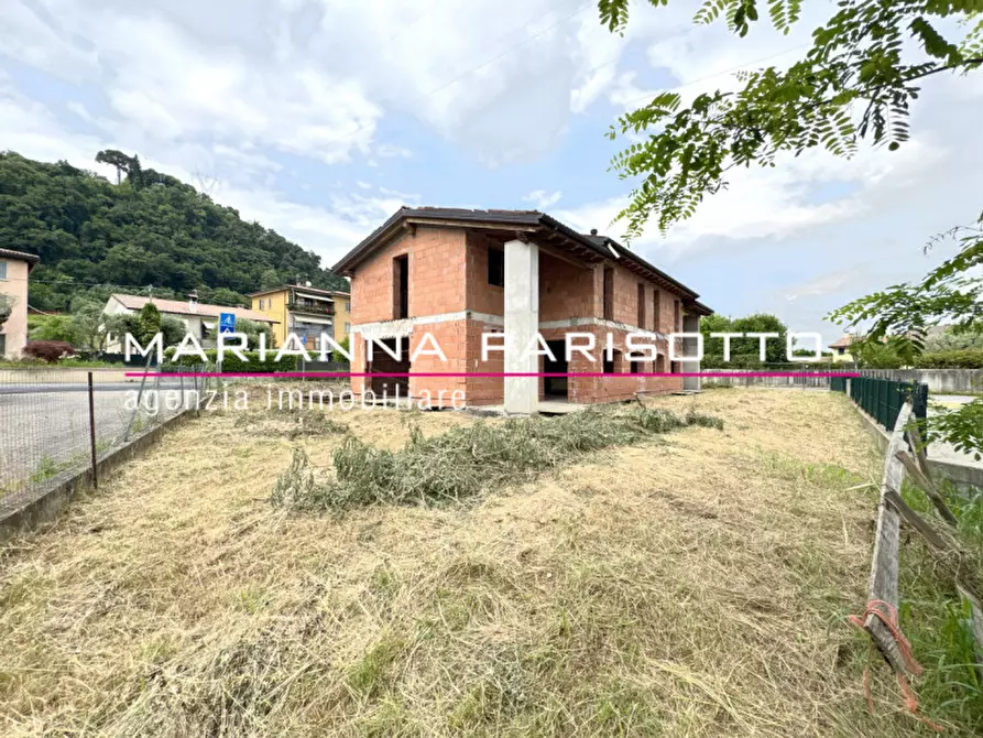 Immagine 4 di Casa bifamiliare in vendita  in Viale Asiago a Bassano Del Grappa