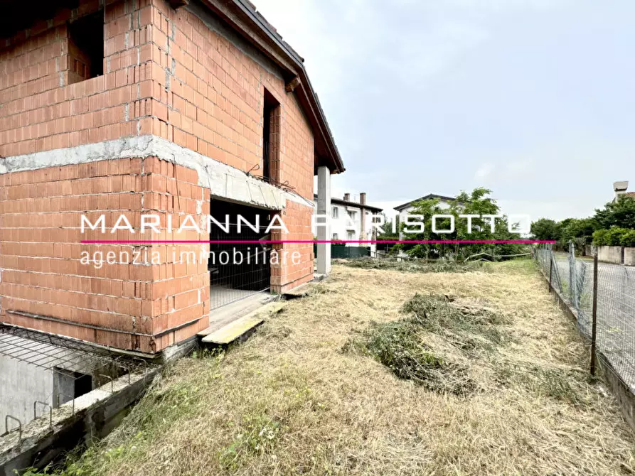 Immagine 7 di Casa bifamiliare in vendita  in Viale Asiago a Bassano Del Grappa