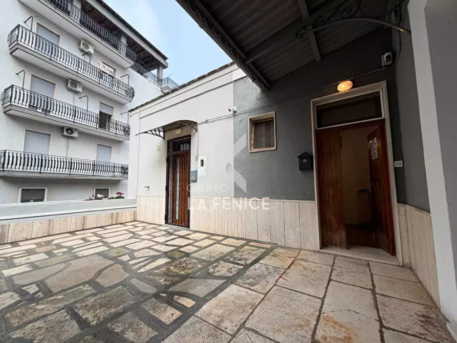 Immagine 1 di Casa indipendente in vendita  in Corso dei Mille 160 a Martina Franca