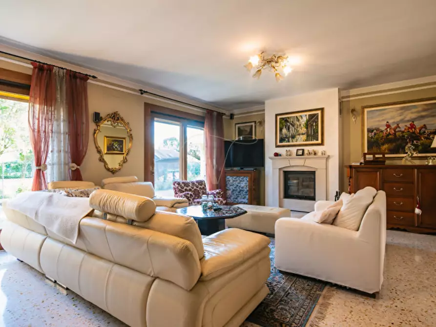 Immagine 3 di Villa in vendita  in Via Montello, Vigonza a Vigonza