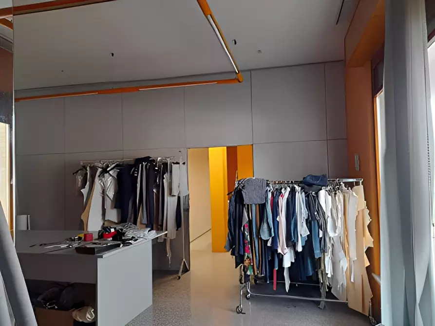 Immagine 2 di Magazzino in vendita  in Via Molino dei Signori 58 a Urbania