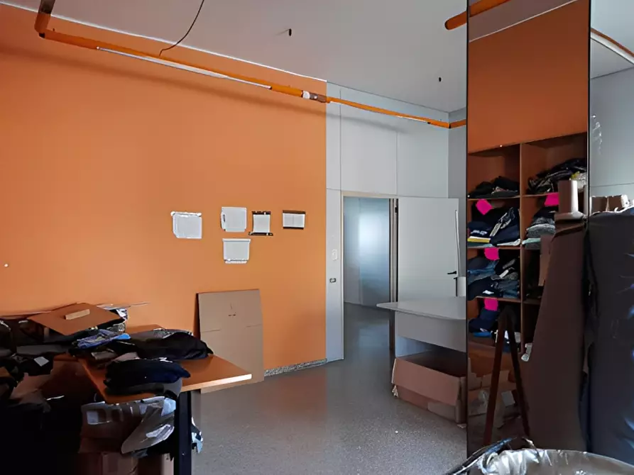 Immagine 3 di Magazzino in vendita  in Via Molino dei Signori 58 a Urbania