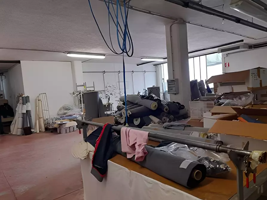 Immagine 6 di Magazzino in vendita  in Via Molino dei Signori 58 a Urbania