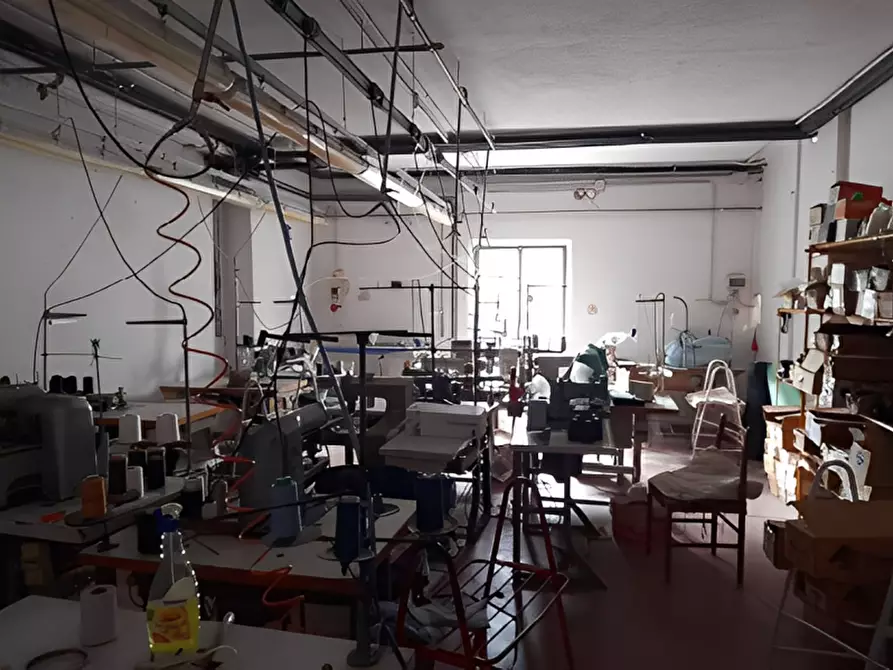 Immagine 7 di Magazzino in vendita  in Via Molino dei Signori 58 a Urbania