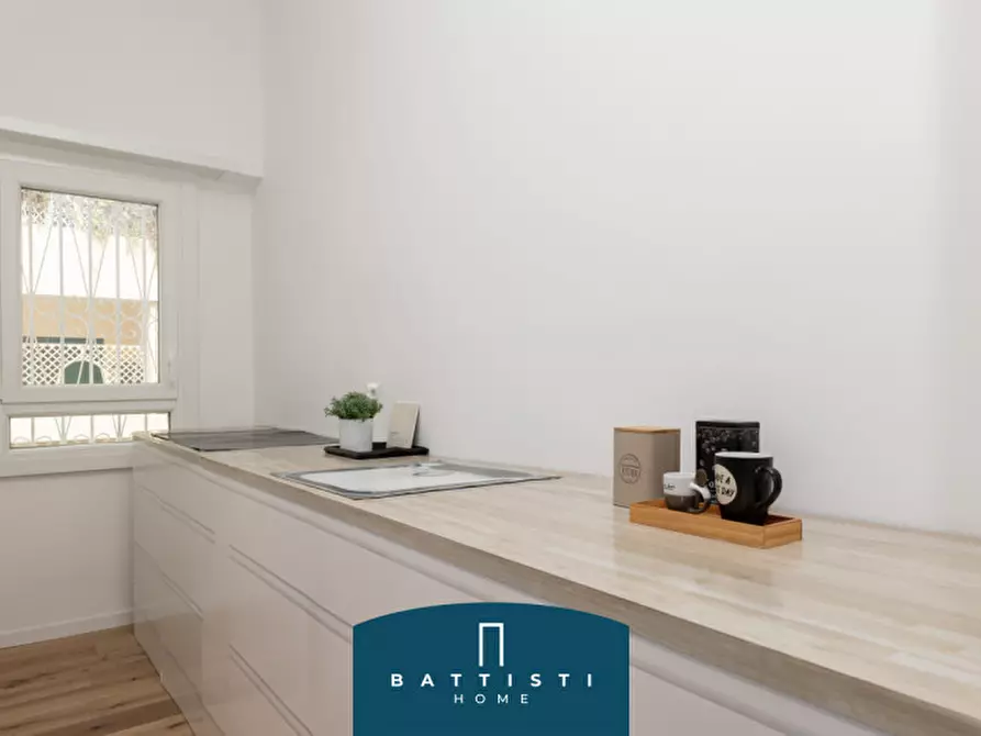 Immagine 8 di Appartamento in vendita  in Via Attilio Friggeri a Roma