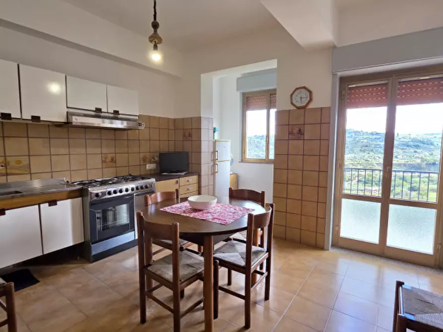 Immagine 1 di Appartamento in vendita  in Via Stefano Cattafi,11 a Santa Lucia Del Mela