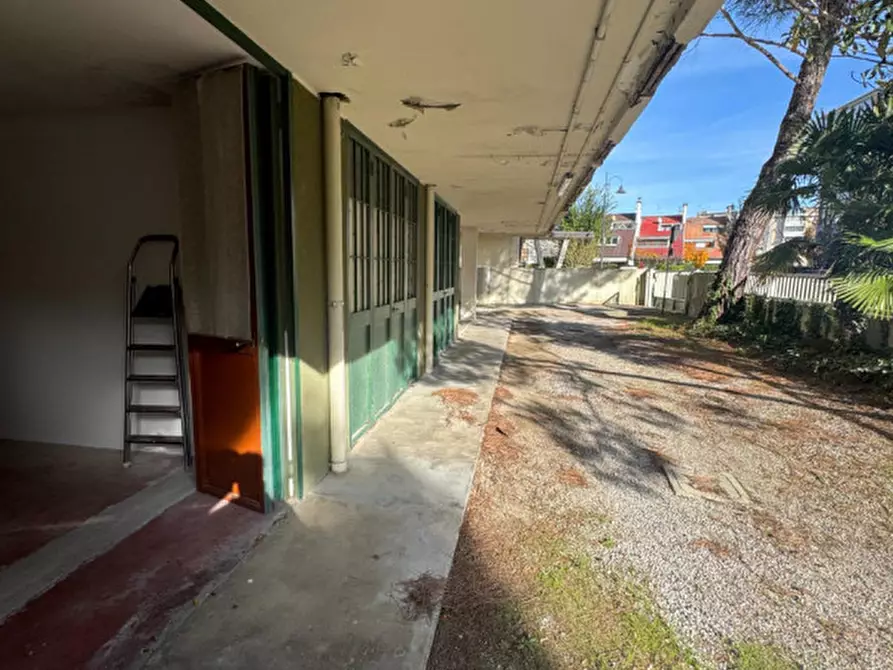 Immagine 7 di Garage in vendita  in Viale San Francesco d'Assisi 21 a Grado