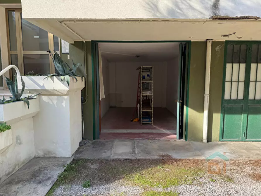 Immagine 18 di Garage in vendita  in Viale San Francesco d'Assisi 21 a Grado