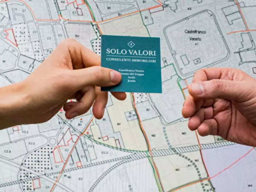 Immagine 10 di Capannone industriale in vendita  a Resana