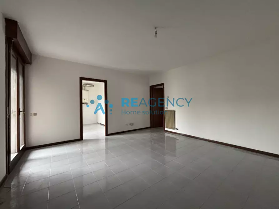 Immagine 3 di Appartamento in vendita  in Via Ferdinando Rodolfi a Costabissara