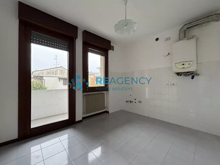 Immagine 6 di Appartamento in vendita  in Via Ferdinando Rodolfi a Costabissara