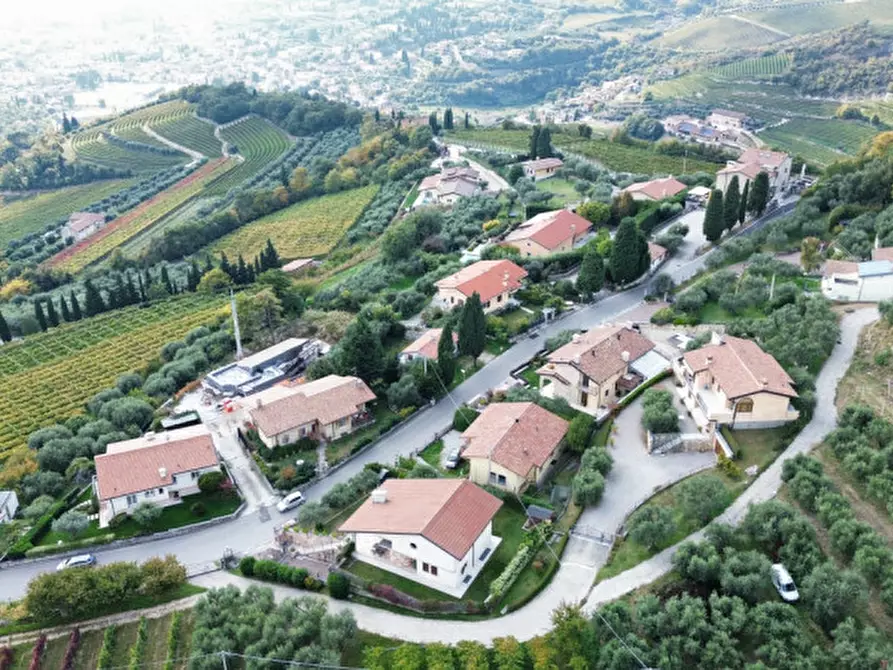 Immagine 2 di Villa in vendita  in VIA CASE SPARSE a Sant'ambrogio Di Valpolicella
