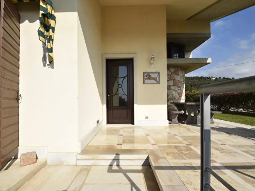 Immagine 7 di Villa in vendita  in VIA CASE SPARSE a Sant'ambrogio Di Valpolicella