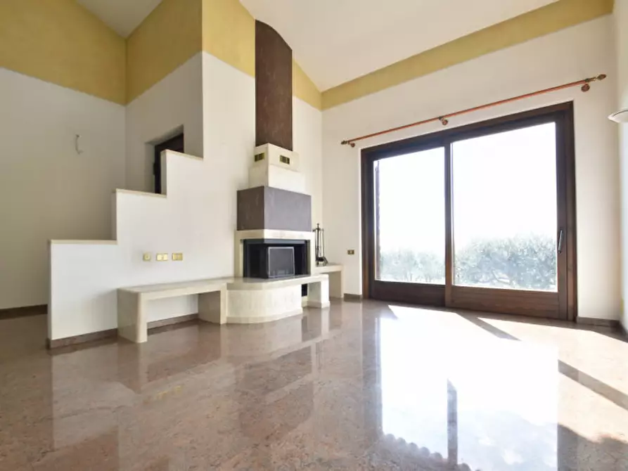 Immagine 9 di Villa in vendita  in VIA CASE SPARSE a Sant'ambrogio Di Valpolicella