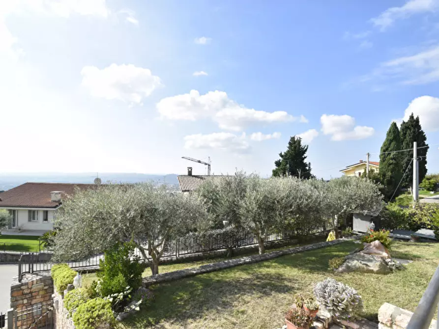 Immagine 23 di Villa in vendita  in VIA CASE SPARSE a Sant'ambrogio Di Valpolicella