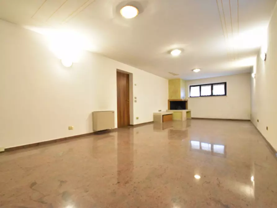 Immagine 41 di Villa in vendita  in VIA CASE SPARSE a Sant'ambrogio Di Valpolicella