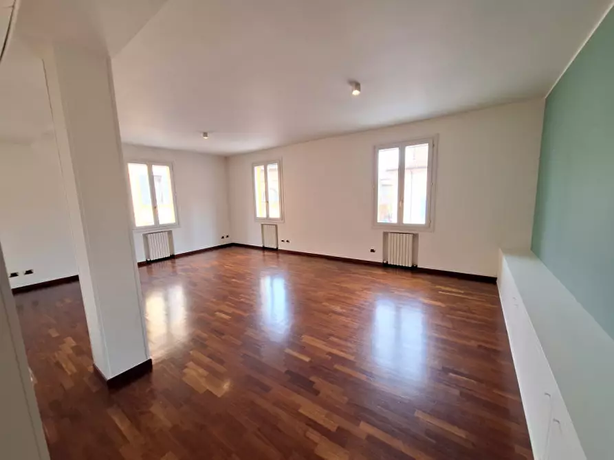 Immagine 4 di Appartamento in vendita  in via Belle Arti 7 a Modena