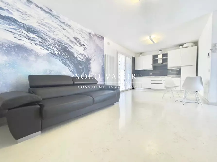 Immagine 1 di Casa indipendente in vendita  in Piazza Tommaso Nember a Jesolo