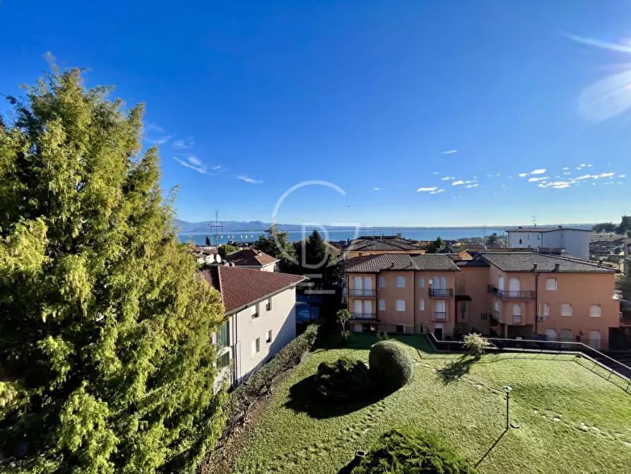 Immagine 1 di Appartamento in vendita  a Desenzano Del Garda