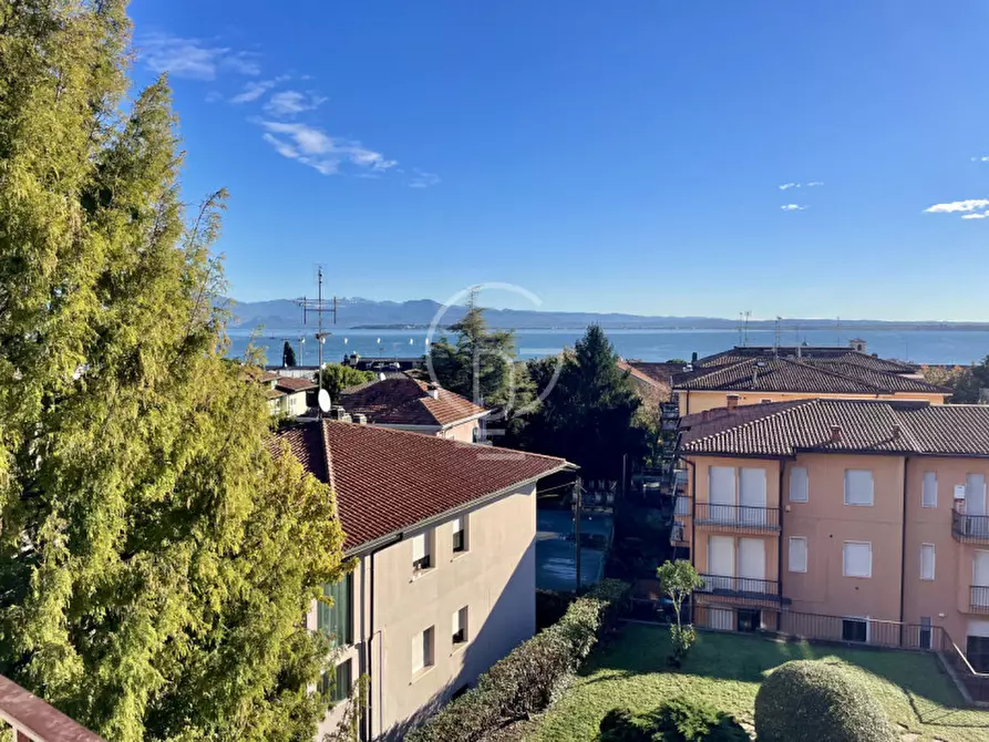 Immagine 4 di Appartamento in vendita  a Desenzano Del Garda