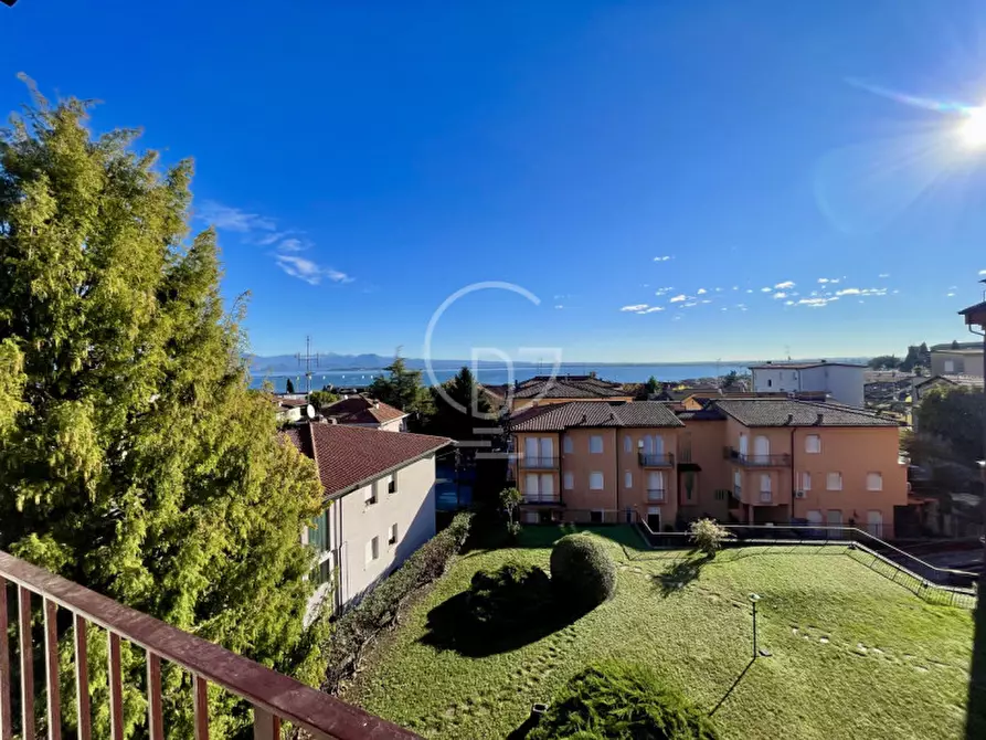 Immagine 5 di Appartamento in vendita  a Desenzano Del Garda