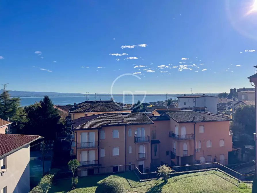 Immagine 12 di Appartamento in vendita  a Desenzano Del Garda