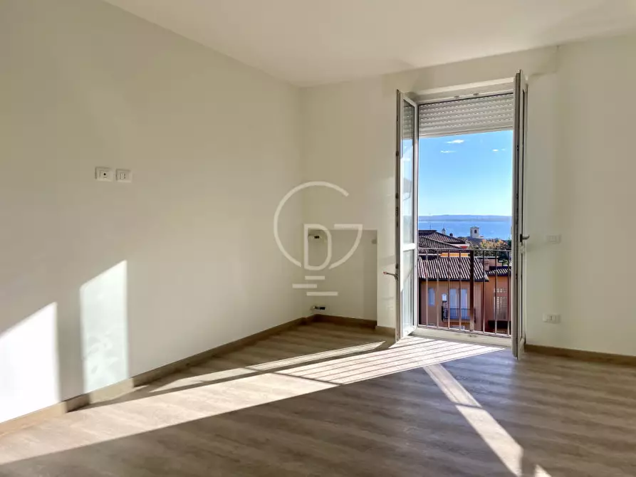 Immagine 19 di Appartamento in vendita  a Desenzano Del Garda