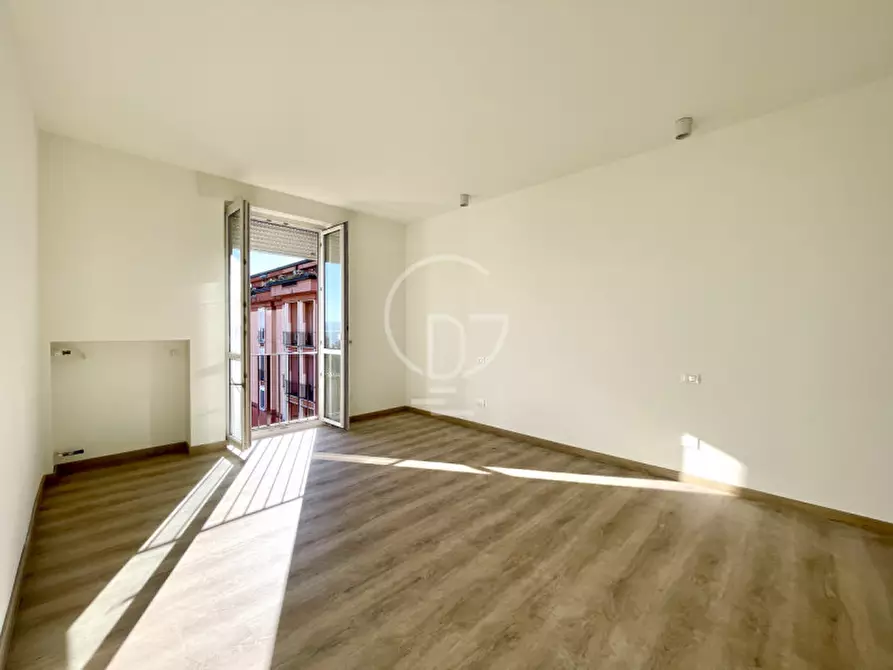 Immagine 20 di Appartamento in vendita  a Desenzano Del Garda