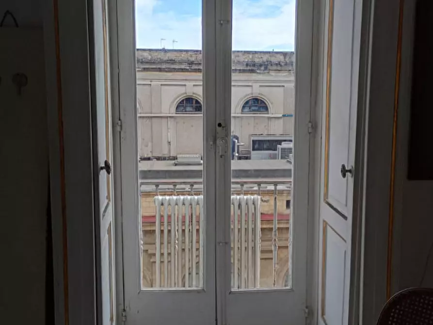 Immagine 44 di Appartamento in affitto  in via Pessina a Napoli