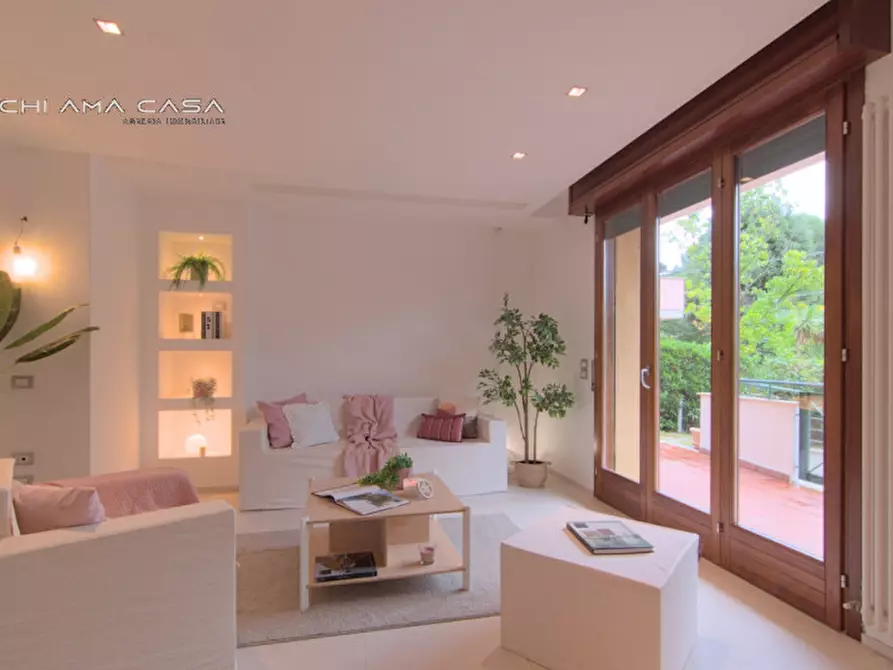 Immagine 3 di Villa in vendita  in Strada Panoramica Ardizio a Pesaro