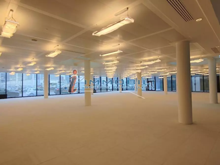 Immagine 6 di Ufficio in affitto  in VIALE SARCA a Milano