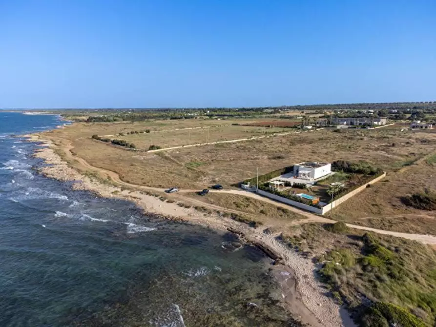Immagine 5 di Villa in vendita  in Specchiolla a Carovigno