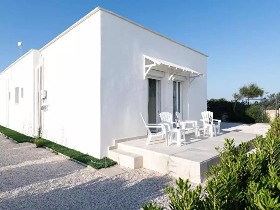 Immagine 18 di Villa in vendita  in Specchiolla a Carovigno