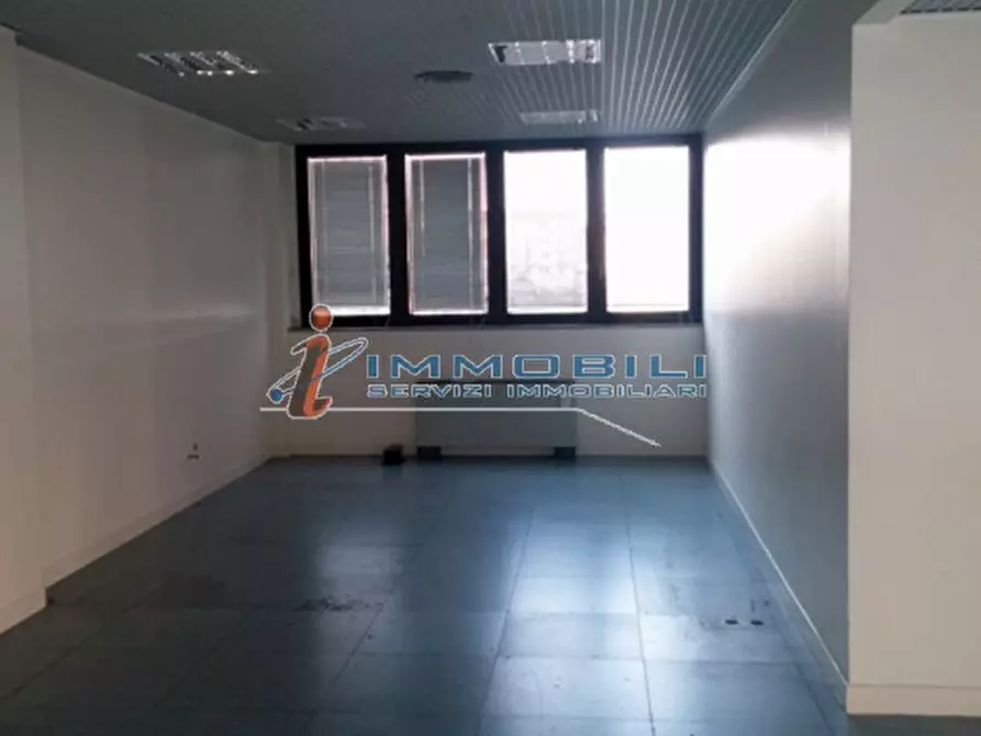Immagine 8 di Ufficio in affitto  in VIA SILE a Milano