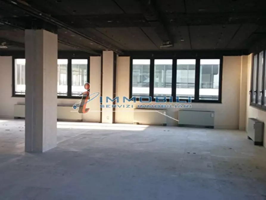 Immagine 13 di Ufficio in affitto  in VIA SILE a Milano