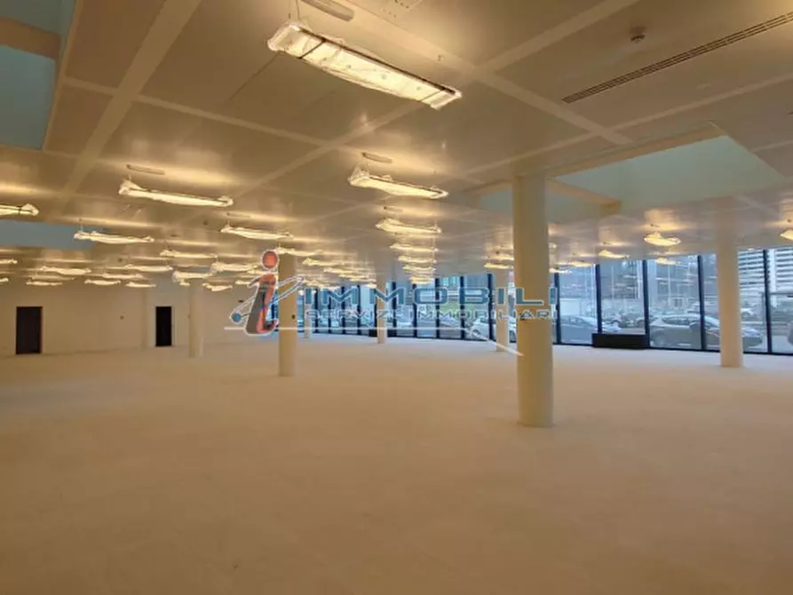 Immagine 3 di Ufficio in affitto  in VIALE SARCA a Milano