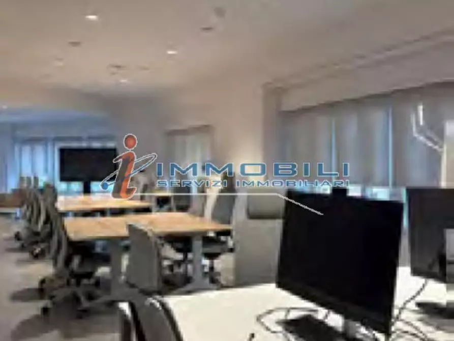 Immagine 1 di Ufficio in affitto  in VIA TAZZOLI ENRICO a Milano