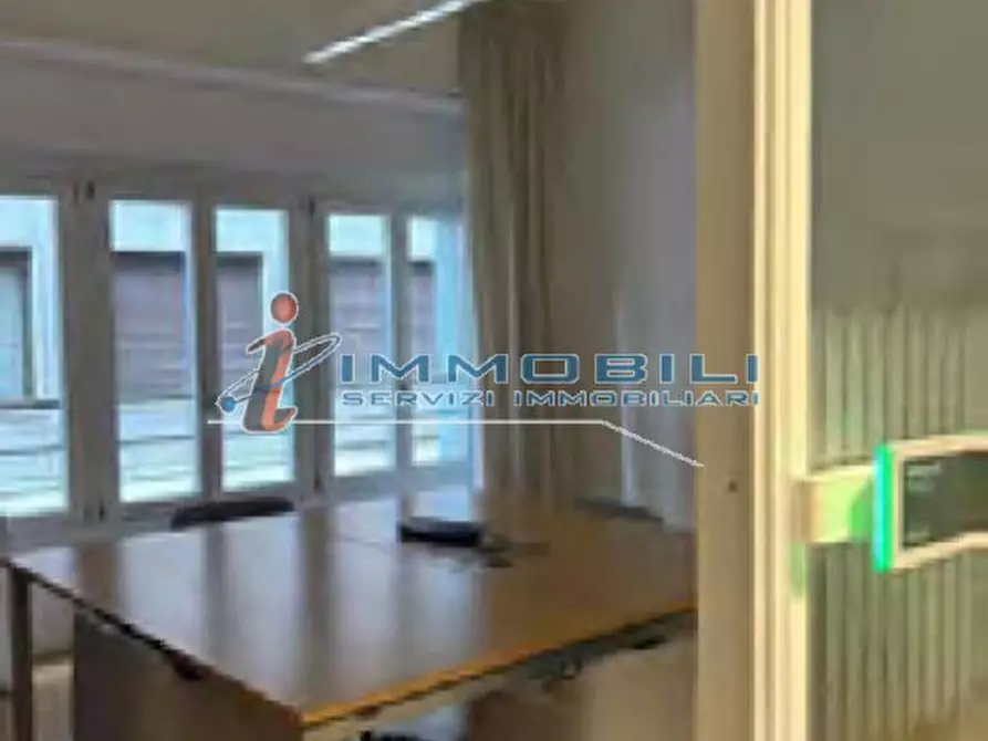 Immagine 2 di Ufficio in affitto  in VIA TAZZOLI ENRICO a Milano