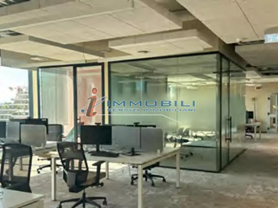 Immagine 1 di Ufficio in affitto  in VIALE ORTLES a Milano