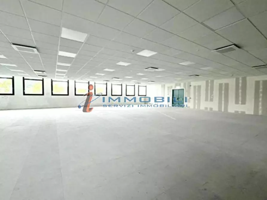 Immagine 1 di Ufficio in affitto  in VIA SANTANDER a Milano