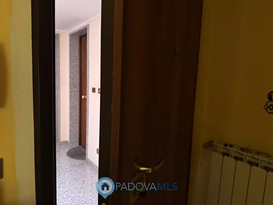 Immagine 15 di Appartamento in vendita  a Padova
