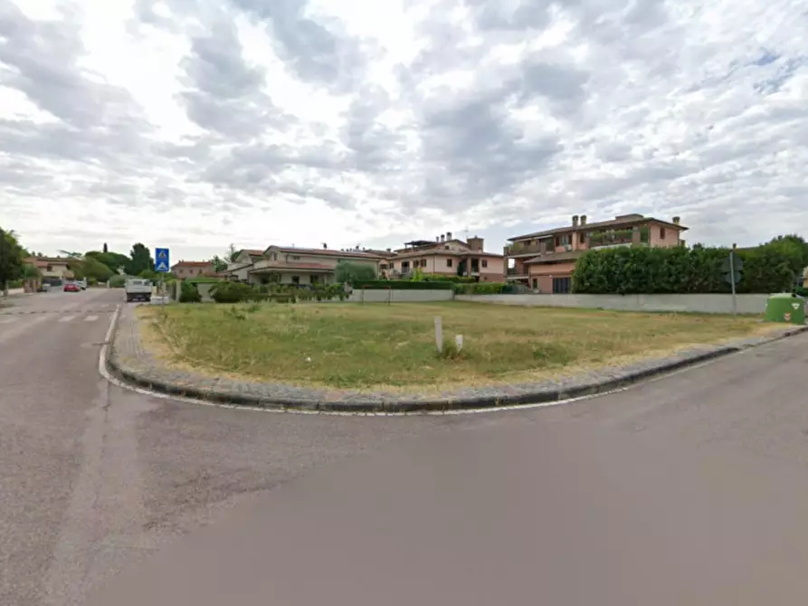 Immagine 3 di Terreno in vendita  in Strada S. Rocco, 06089 Miralduolo PG, Italia a Torgiano